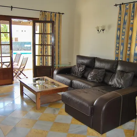 Villa Eslanzarote Victoria, Heated Pool, Super Wifi, Sat Tv *