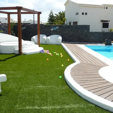 Eslanzarote Victoria, Heated Pool, Super Wifi, Sat Tv Villa Playa Blanca (Lanzarote)