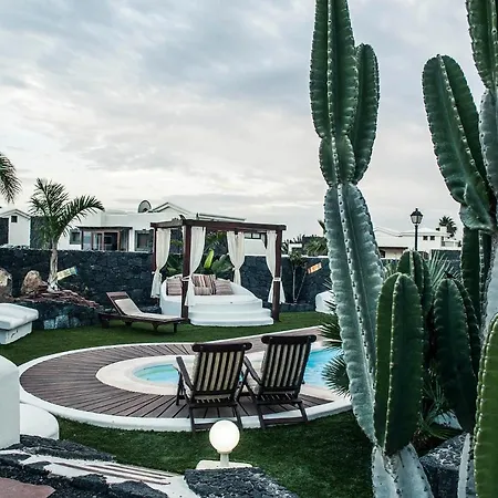 Villa Eslanzarote Victoria, Heated Pool, Super Wifi, Sat Tv