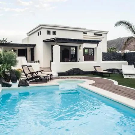 Eslanzarote Victoria, Heated Pool, Super Wifi, Sat Tv Villa Playa Blanca (Lanzarote)