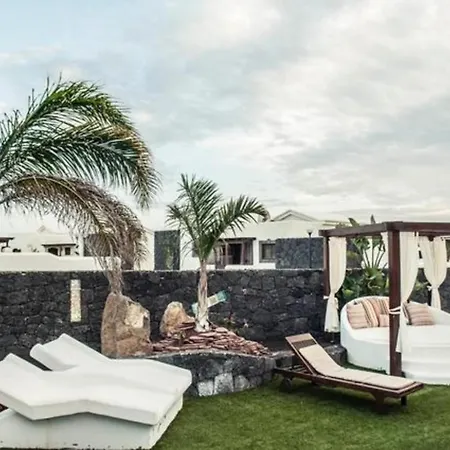 Villa Eslanzarote Victoria, Heated Pool, Super Wifi, Sat Tv